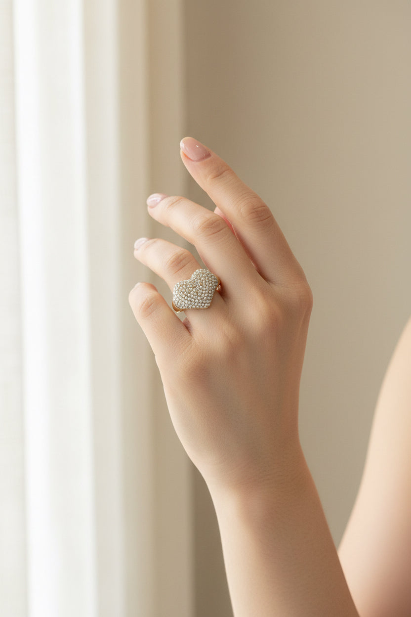 Anello aperto regolabile a cuore acciaio 316l con pavè di zirconi