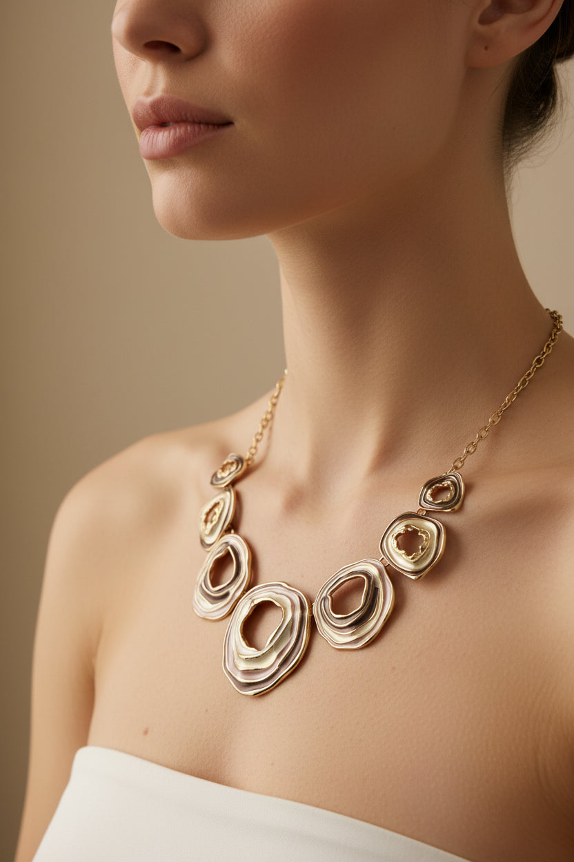COLLANA CON CERCHI ORGANICI SMALTATI-METALLO +LEGHE DI ZINGO