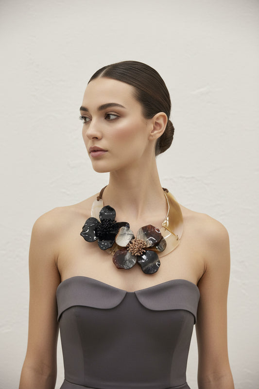 COLLANA IN METALLO ACRILICO DI PLATE E LEGHE DI ZINCO