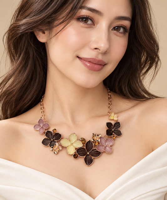 COLLANA CON FIORI SMALTATE STRASS-METALLO LEGHE DI ZINCO